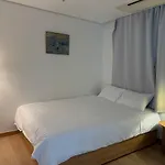 Quiet & Comfy Home, Close To Everything