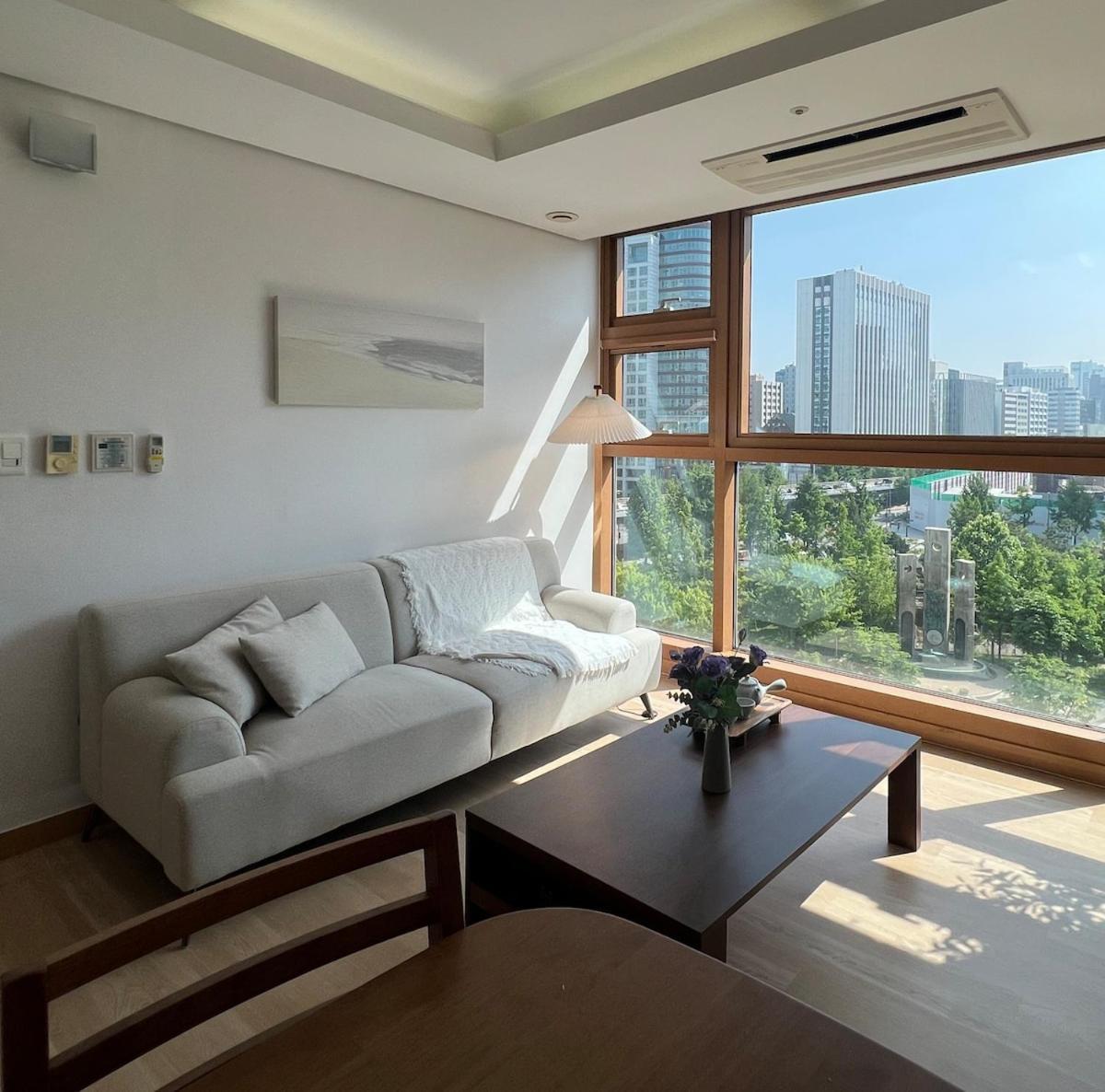 Apartment Quiet & Comfy Home, Close To Everything Seoul