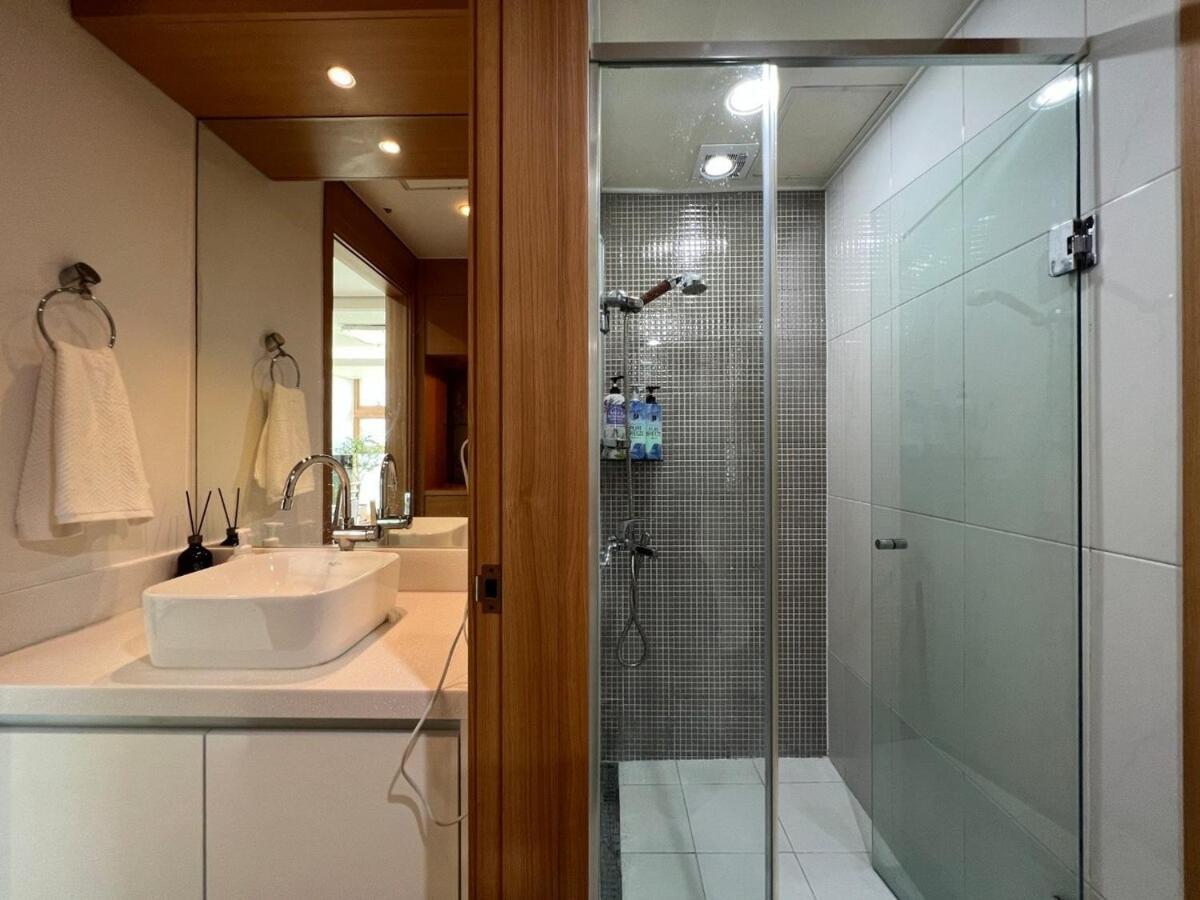 Quiet & Comfy Home, Close To Everything